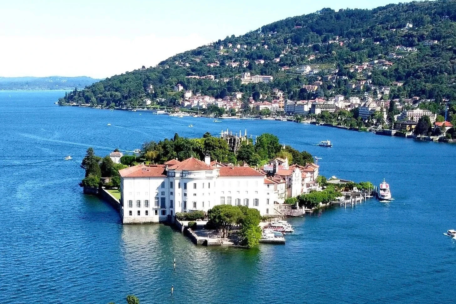 Isola Bella: Hop-on Hop-off Boat Tour from Stresa