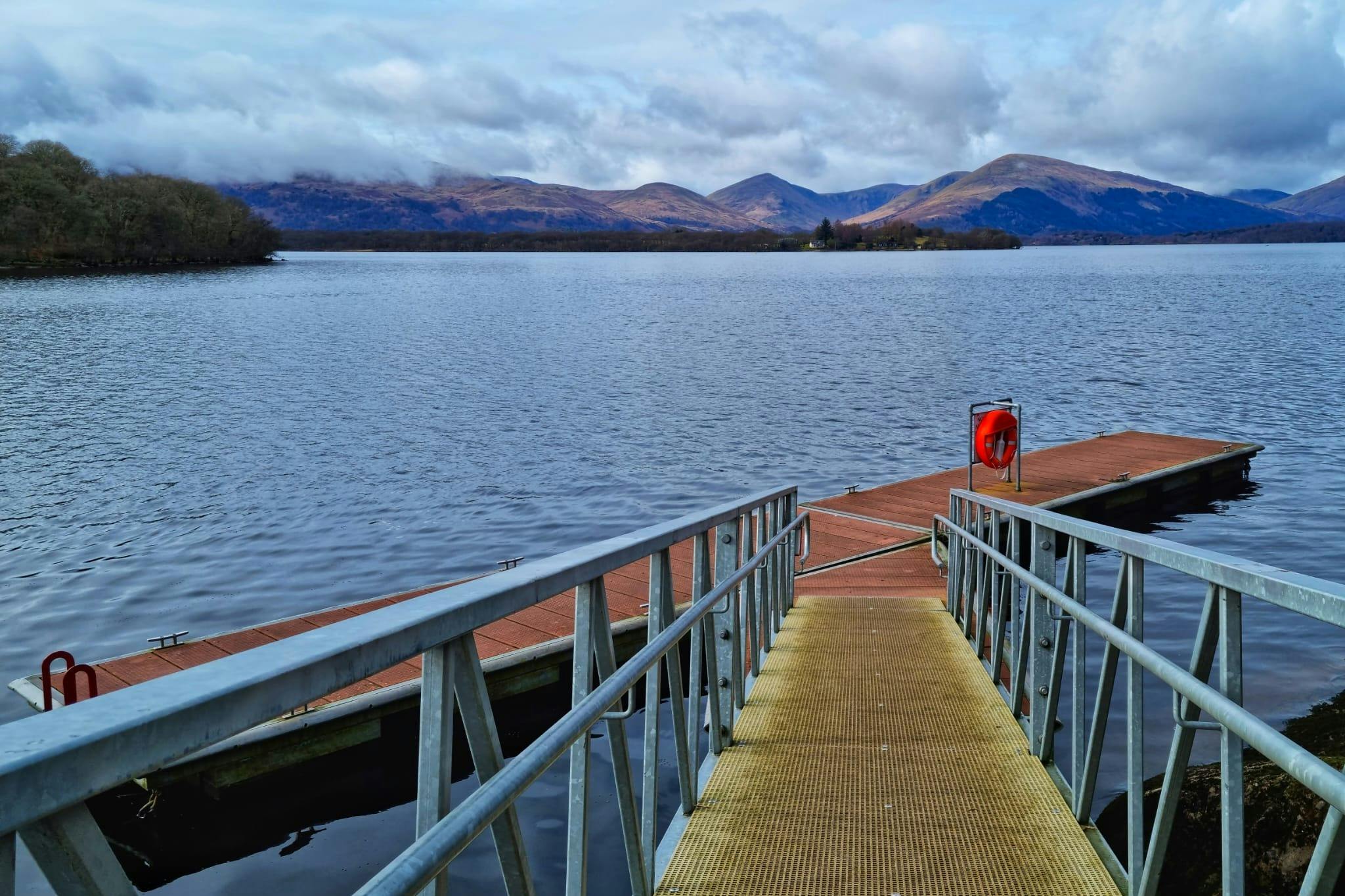 발마하의 부두에서 바라보는 풍경