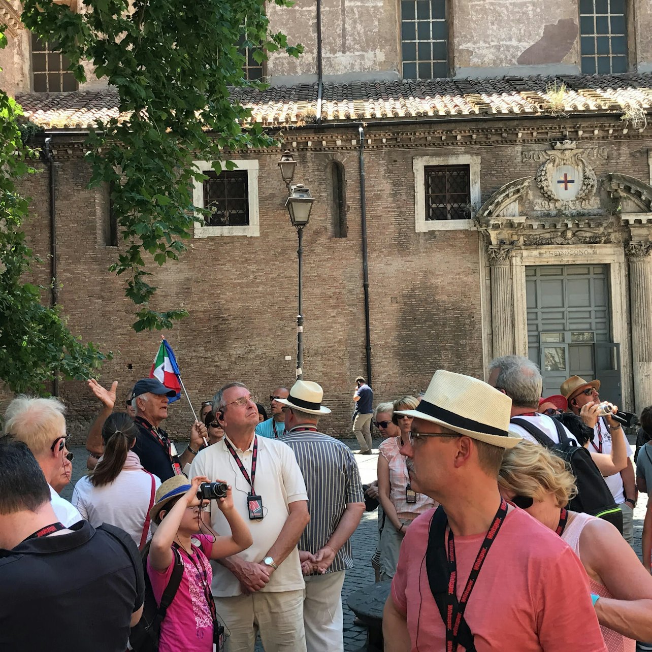Roma: Tour a piedi, crociera sul Tevere e degustazione di cibo a Trastevere - Alloggi in Roma