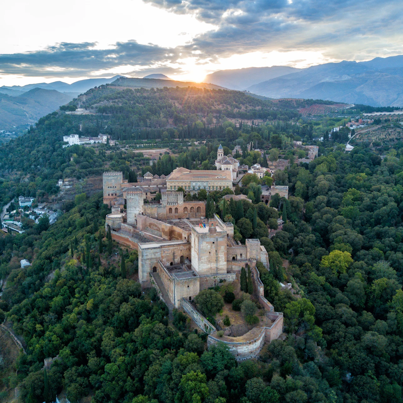 Alhambra: Skip The Line Ticket + Guided Tour