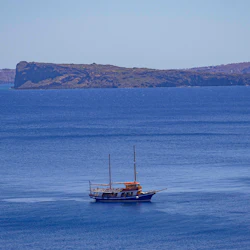 Santorini: Volcanic Islands Cruise with Hot Springs Visit 2