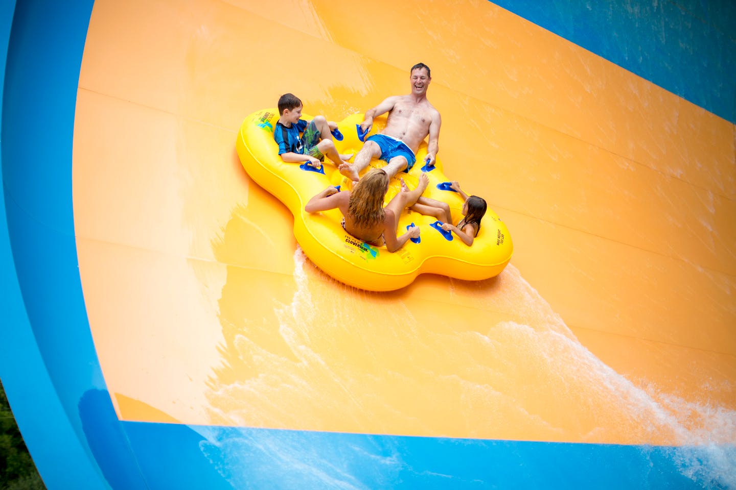 Hurricane Harbor Los Angeles: One Day Ticket in Valencia – Tiqets