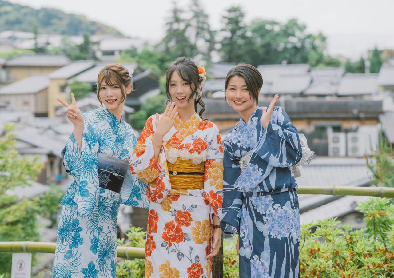 Kyoto Gion: Kimono Rental Experience for Children