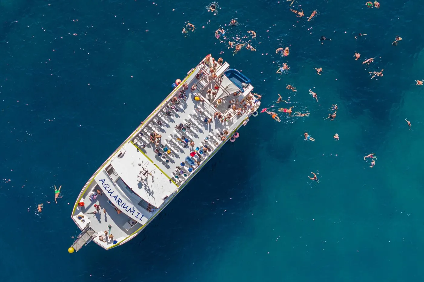 Costa Brava: Tour in barca da Roses + Guida audio + Sosta bagno
