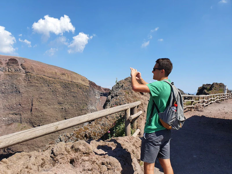 Mount Vesuvius: Guided Tour + Day Trip from Pompeii