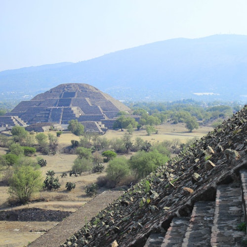 Teotihuacán: Fast-Track Admission & Transport from Mexico City