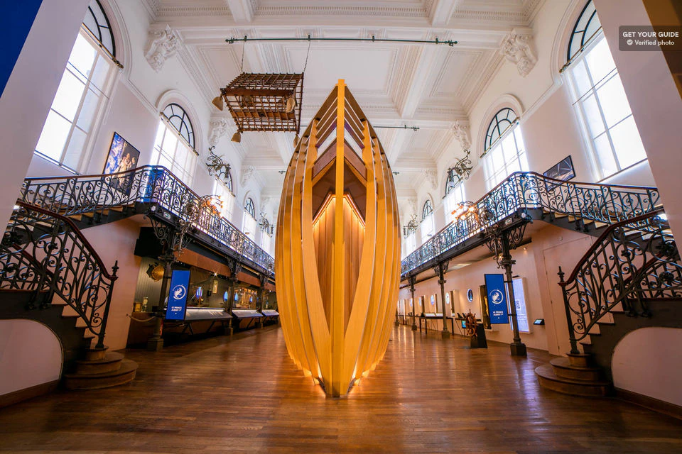 Boat room