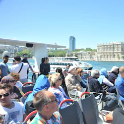 Istanbul: Bosphorus & Golden Horn Cruise + Audio Guide