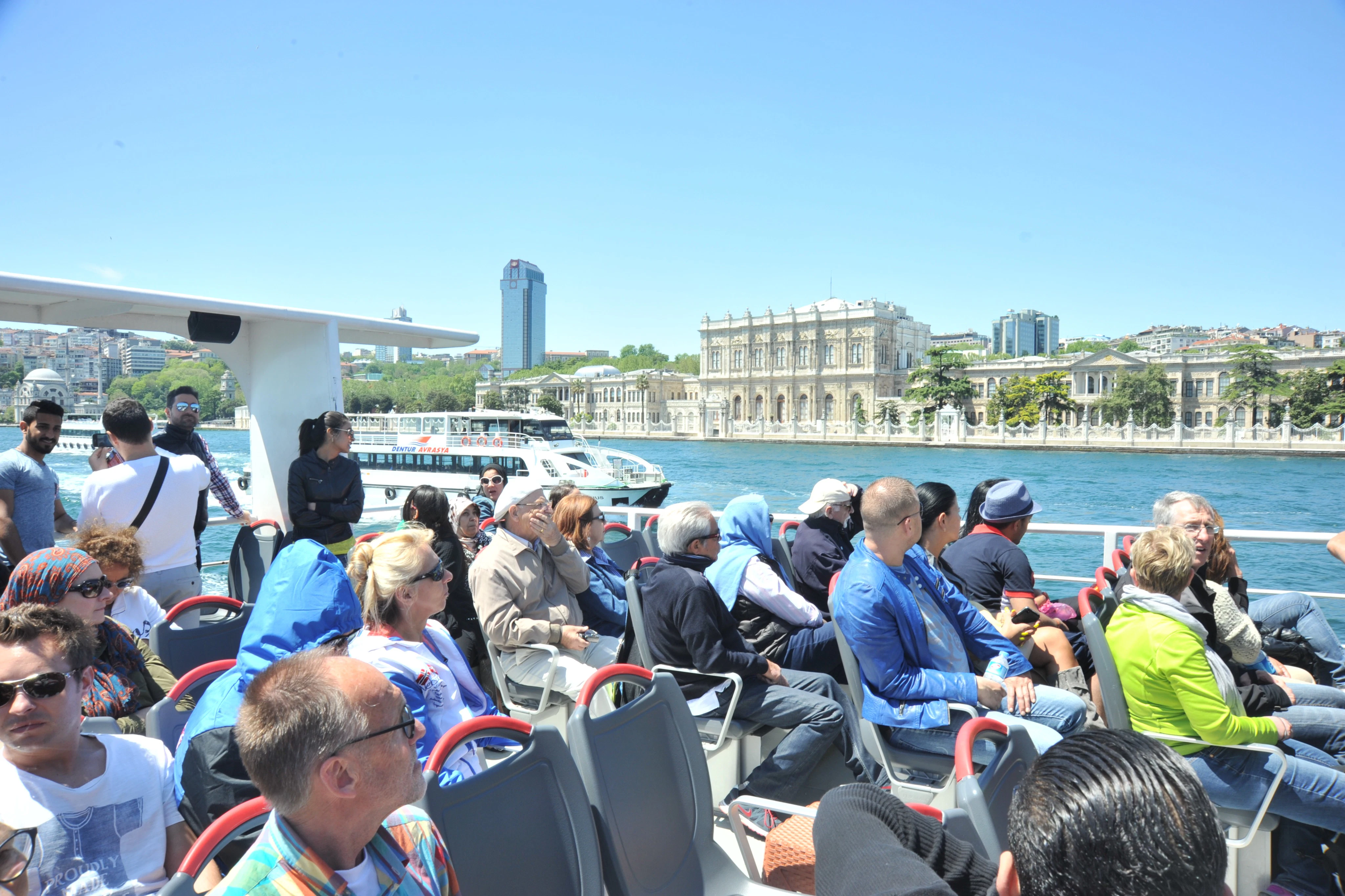 Istanbul: Bosphorus & Golden Horn Cruise + Audio Guide