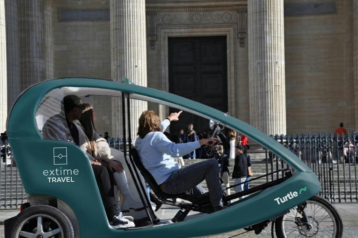 Paris: Private Rickshaw Tour + Transfers