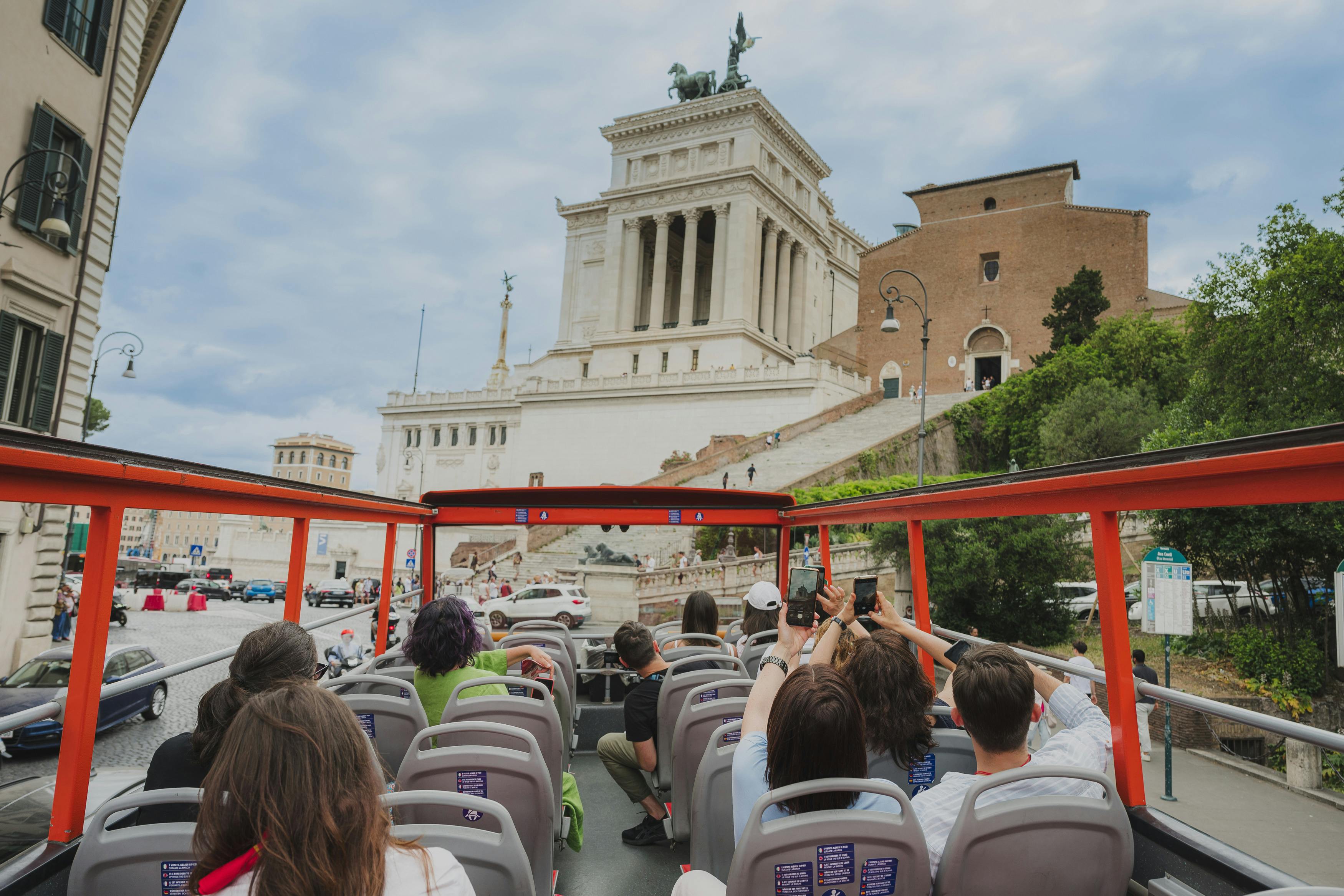 City Sightseeing Rome tour + transfer from Civitavecchia by bus