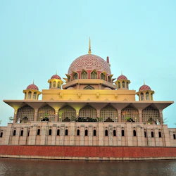 Putrajaya: River Cruise with Pink Mosque + Roundtrip Transfer 3