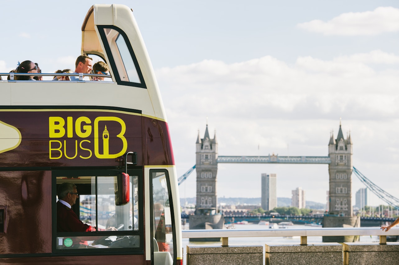 Londres: Tour en bus turístico Big Bus, Tour a pie + Crucero por el Támesis - Alojamientos en Londres