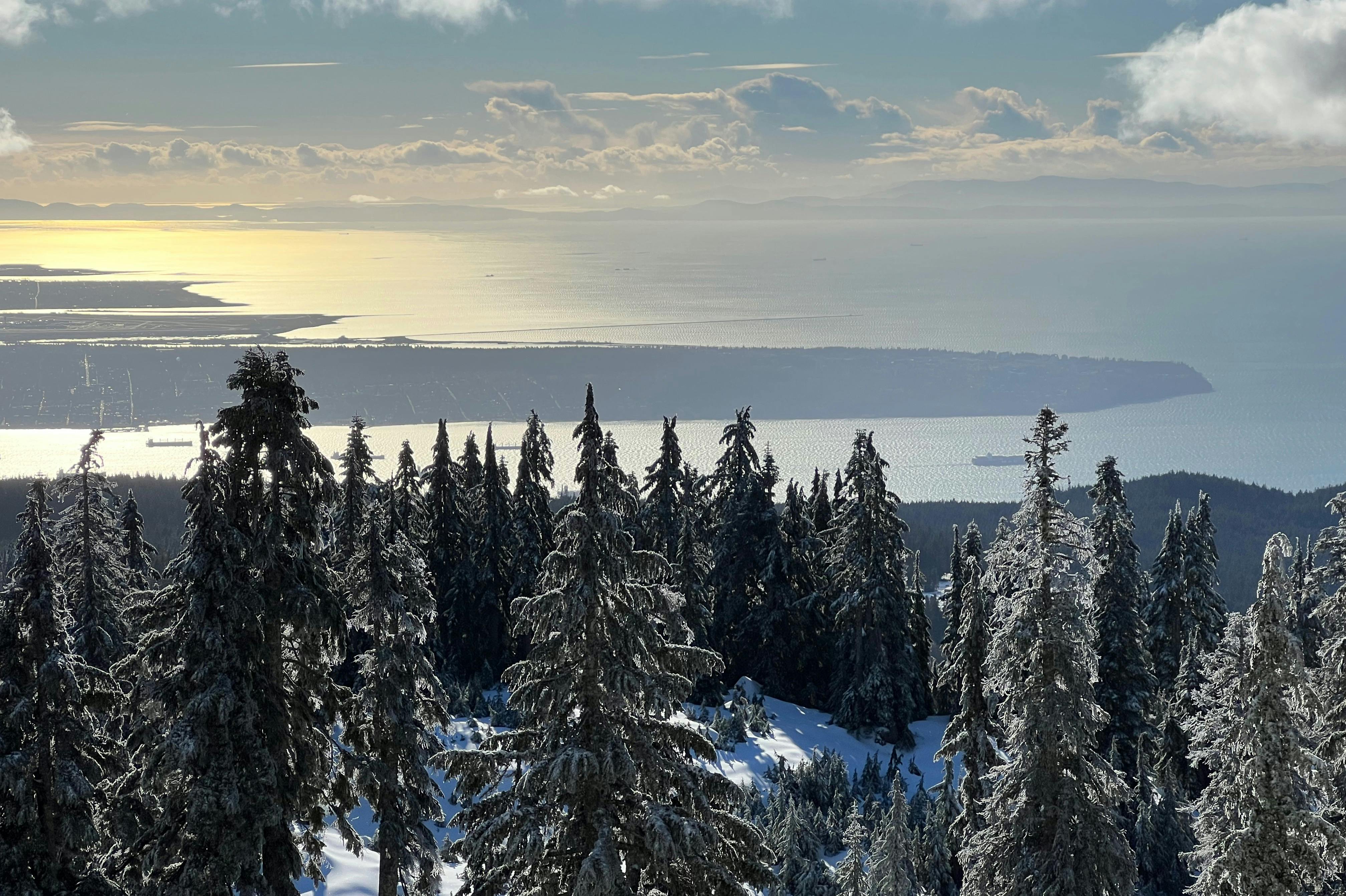 バラード湾とバンクーバー西端の眺望