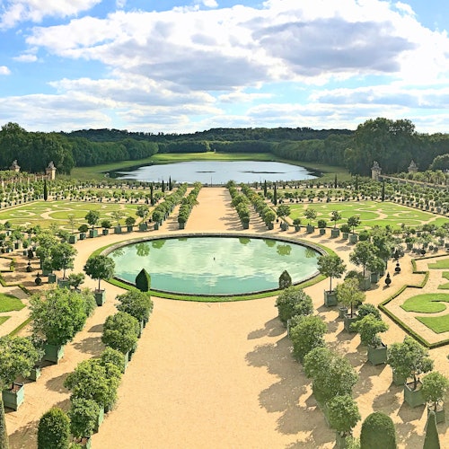 ベルサイユ宮殿と庭園：入場＋ガイド付きツアー＋パリ発の往復(即日発券)