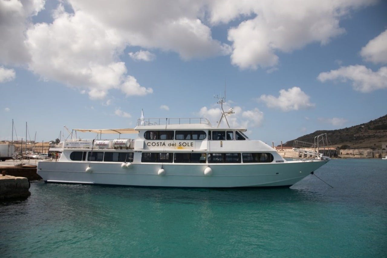 Trapani: Mini tour in barca a Favignana e Levanzo + pranzo — 5