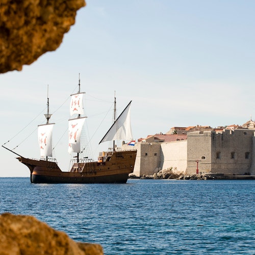 Crucero panorámico por el casco antiguo de Dubrovnik en Karaka