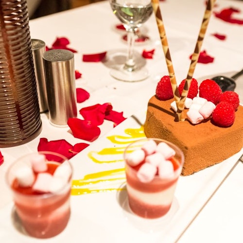 Seine: Paris Cruise with 3-Course Gourmet Dinner Seine: Paris Cruise with 3-Course Gourmet Dinner