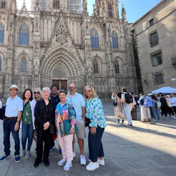 Barcelona: Small Group Guided Tour + Sagrada Familia Skip The Line + Transfers 4