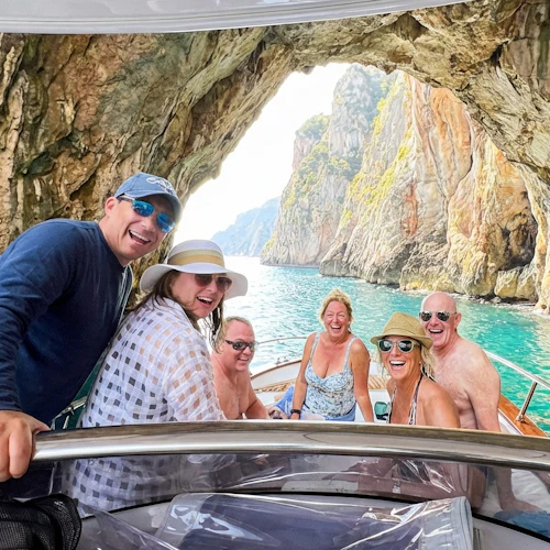 Capri: Passeio guiado de iate + Brunch + Bebidas + Visita à Gruta Azul - Photo 3