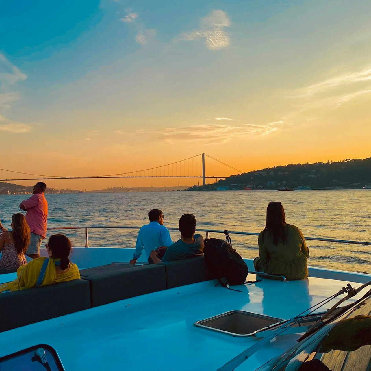 Istanbul: Bosphorus Sunset Yacht Cruise with Snacks in Istanbul β Tiqets