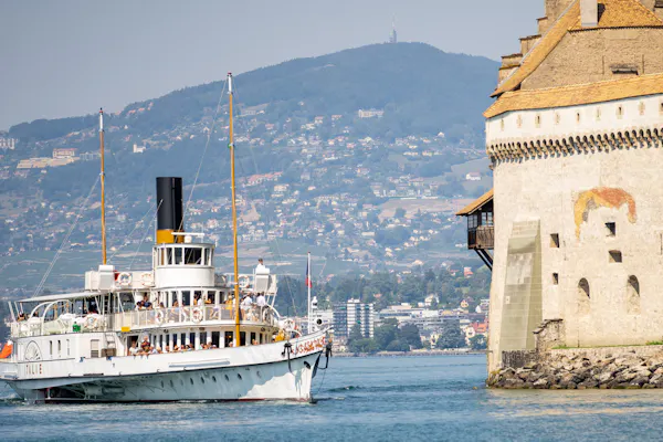 Balade en Bateau sur la Riviera Suisse