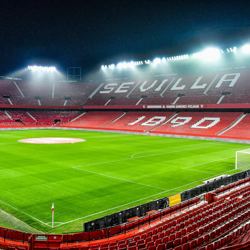 Estádio Ramon Sanchez-Pizjuan: Jogo de futebol do FC Sevilha - Photo 2