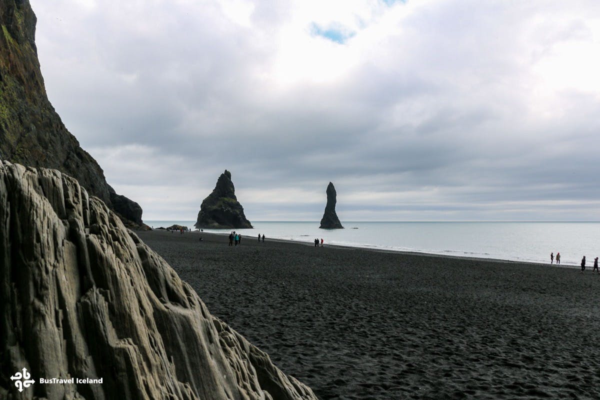 Plage de sable noir de Reynisfjara