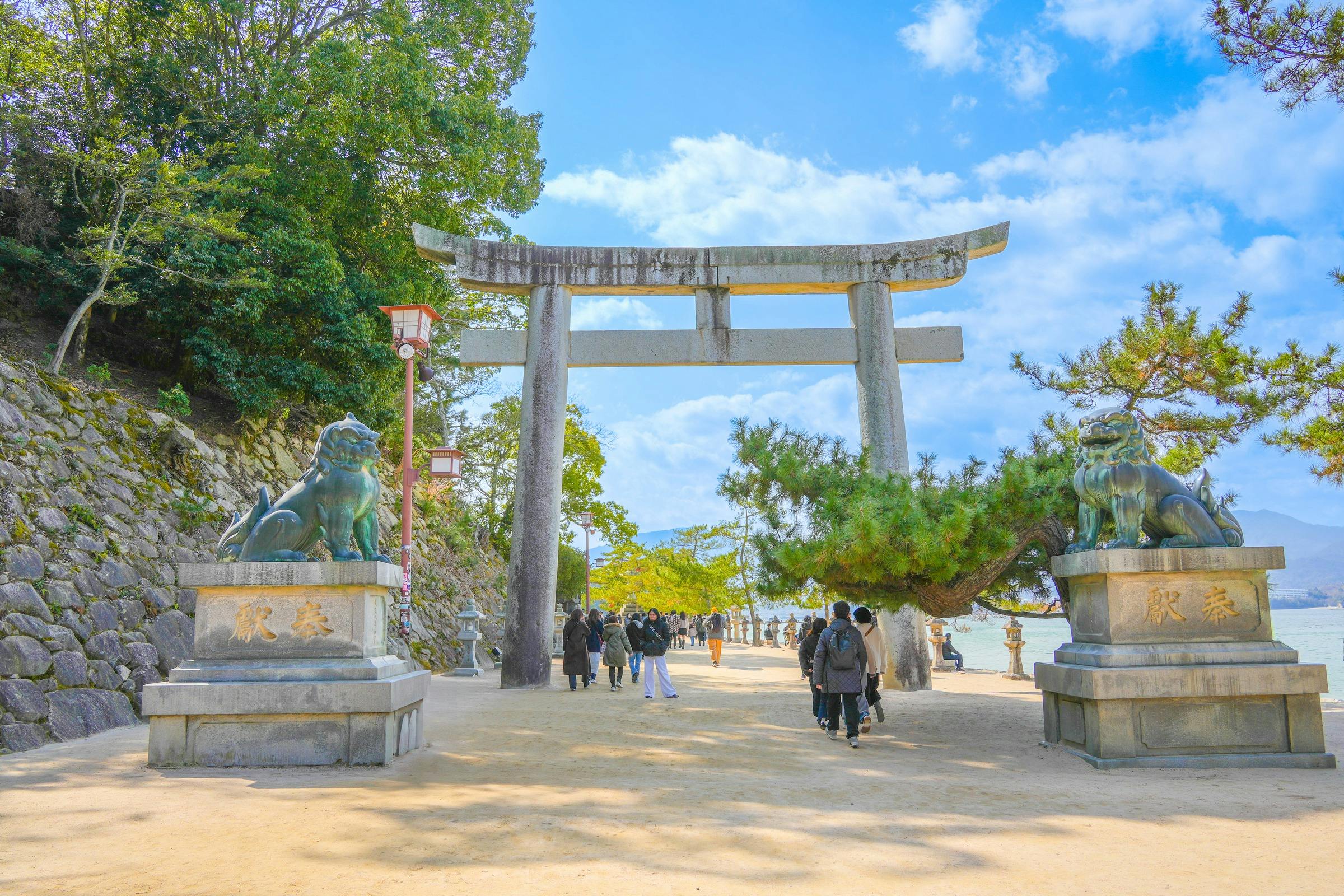 Hiroshima & Miyajima: Guided Tour + Roundtrip Ferry + Optional Bullet Train - Photo 3