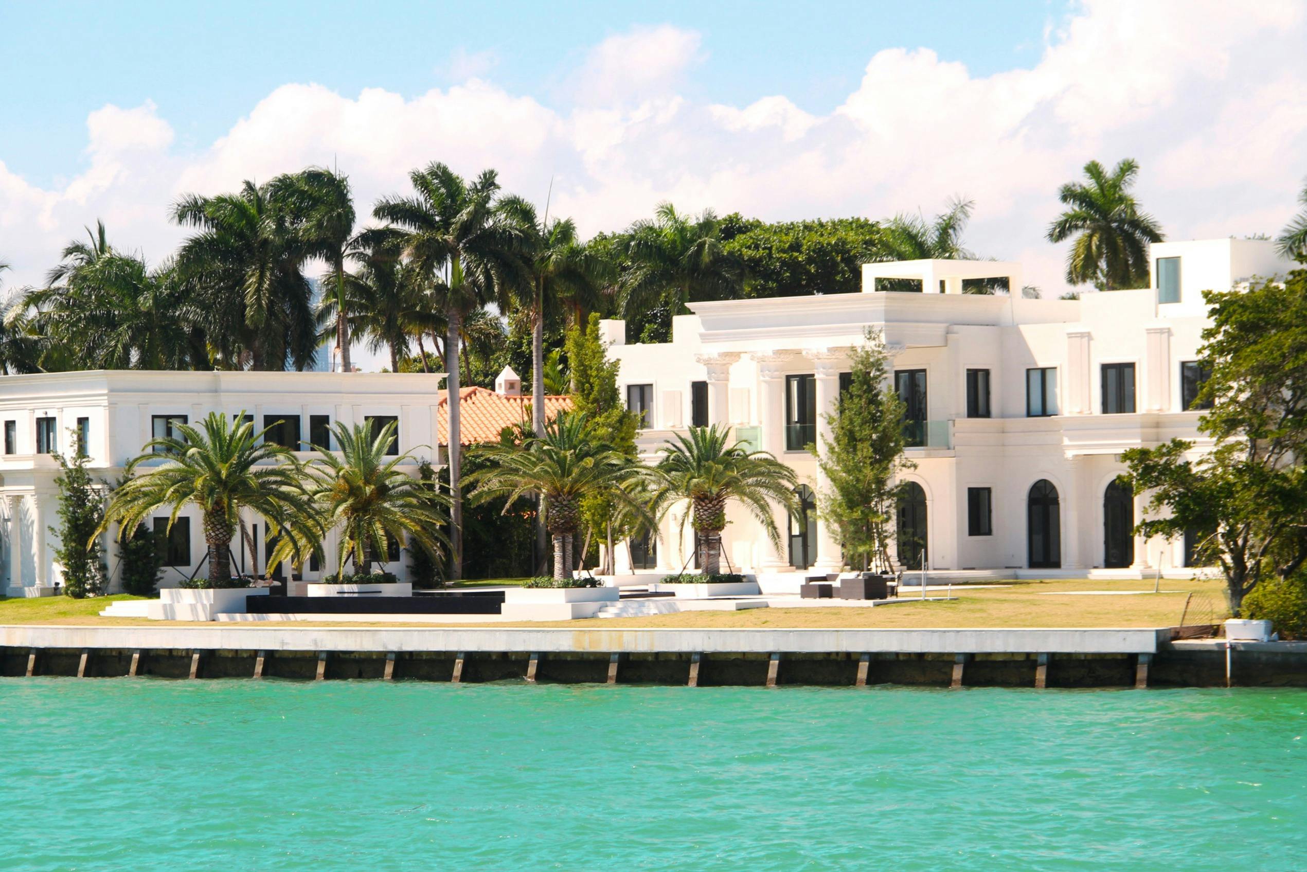 부유하고 유명한 유명인 저택 - 스타 아일랜드