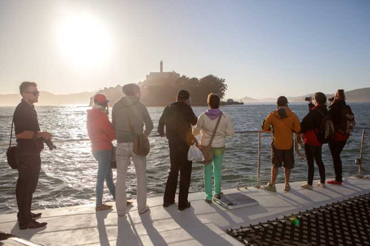 Baía de São Francisco: Cruzeiro Sunset Catamaran - Acomodações em São Francisco