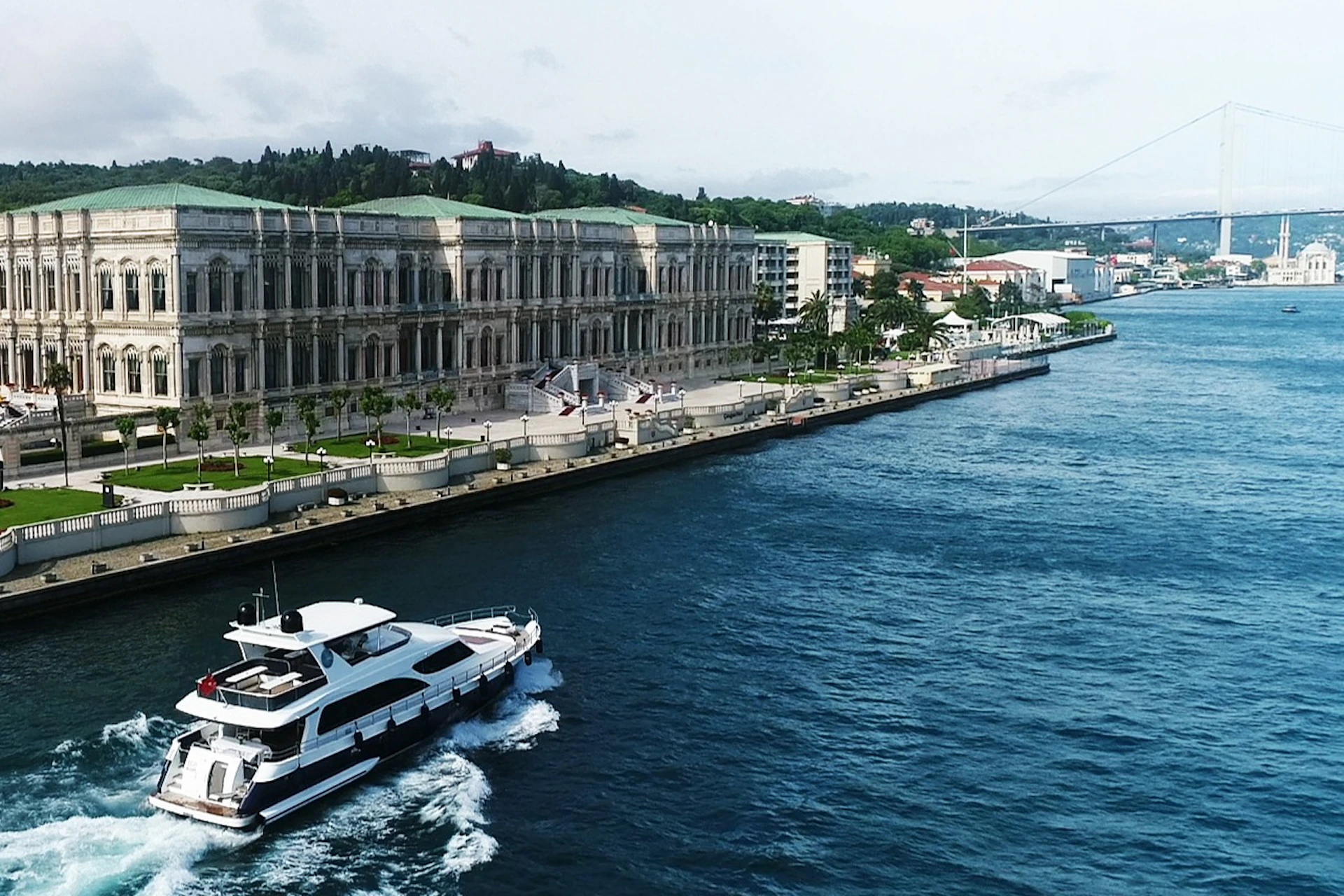 Bosphorus Sightseeing Cruise on Luxury Yacht