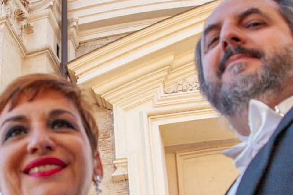The singers on the Terrace Borromini.In the back the dome of S Agnese in Agone