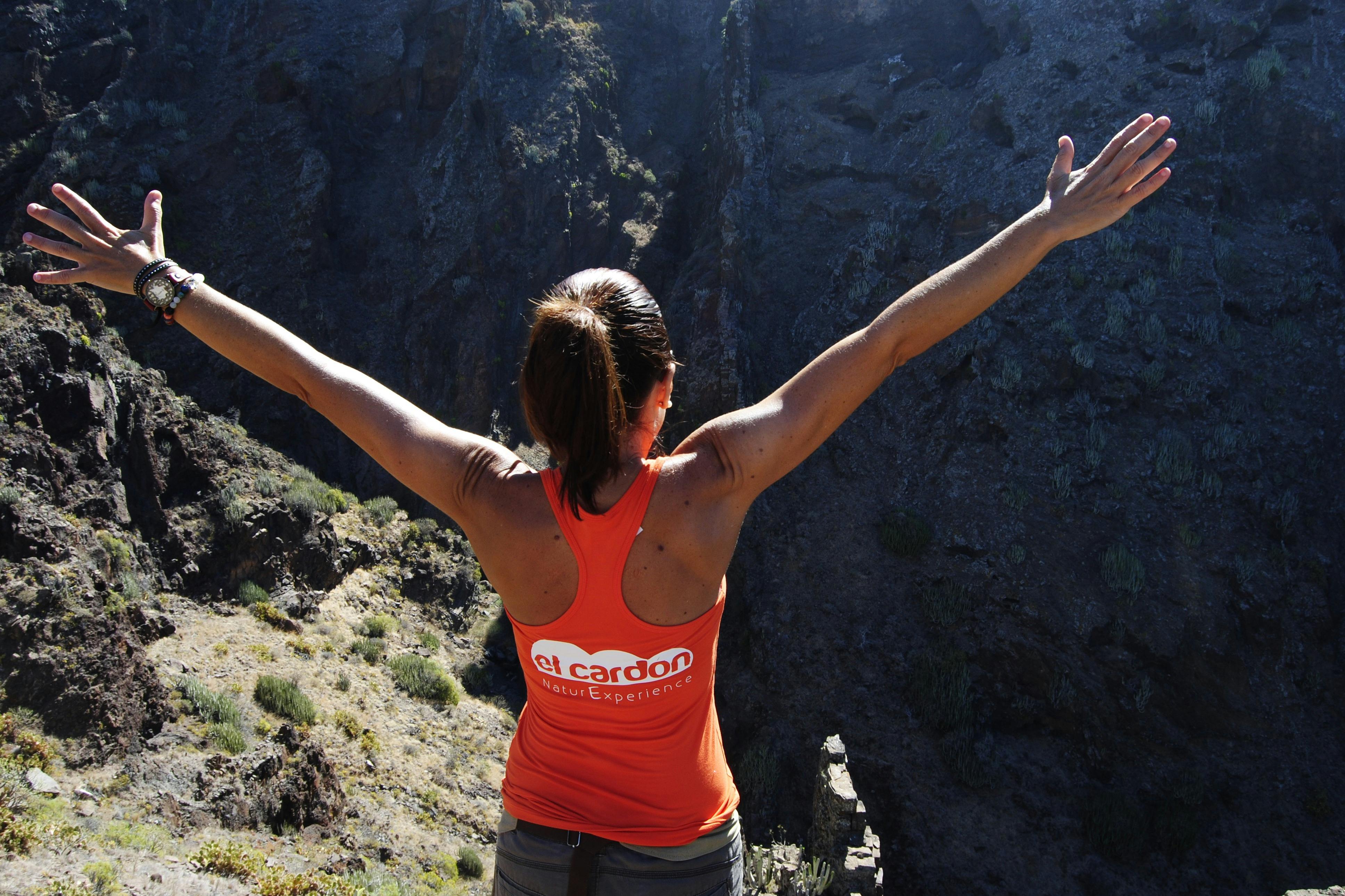 トレイルを楽しむ観光客