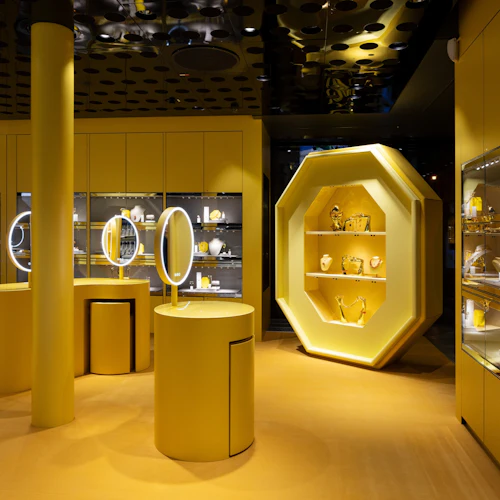 Swarovski Crystal Worlds Shopping Experience Tour with Champagne & Gift - Photo 8