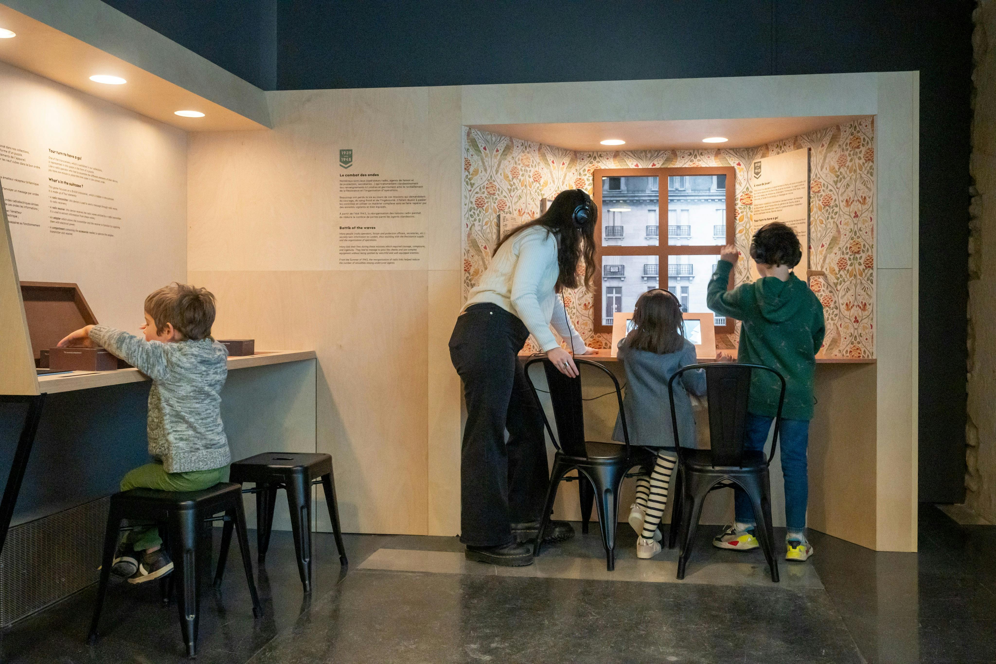 Family visit to the Musée de l&#39;Armée