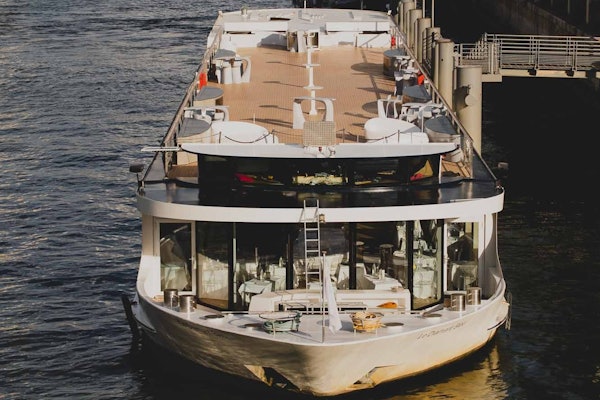 Seine River: 3-Course Dinner Cruise with Live Music by Diamant Bleu