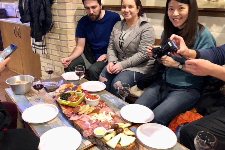 羅馬美食與葡萄酒品嚐電子腳踏車夜間之旅