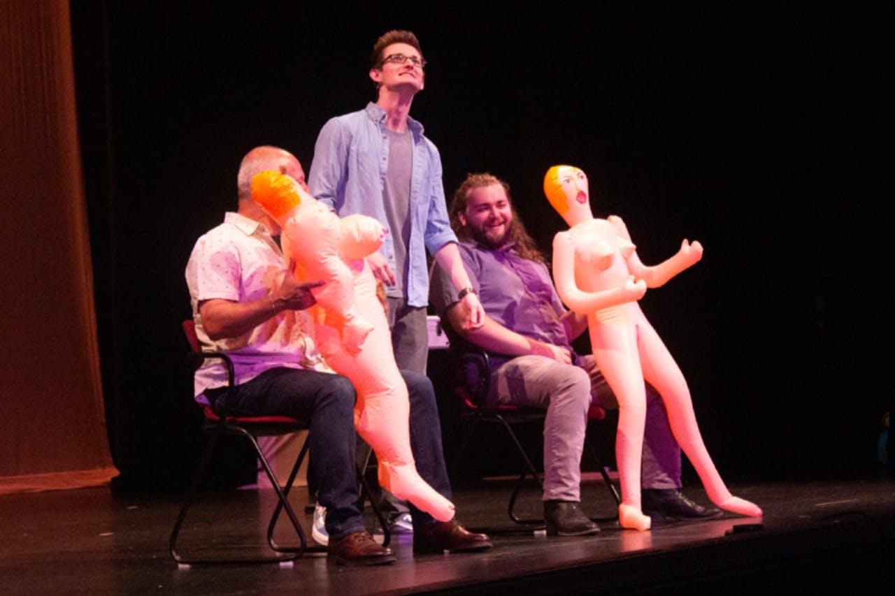 格兰特·弗里曼在他的一个节目中