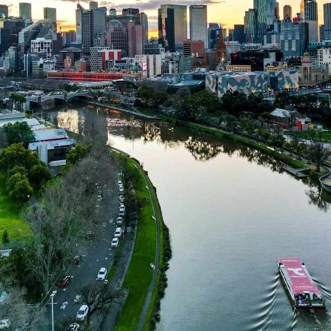 Melbourne: 1-Hour Yarra River Cruise in Melbourne β Tiqets
