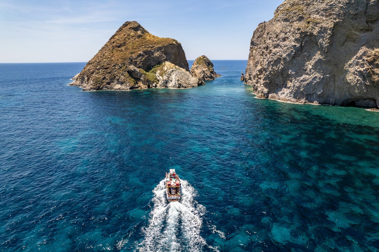 Isola di Ponza: Gita di un giorno da Anzio + crociera in barca + pranzo