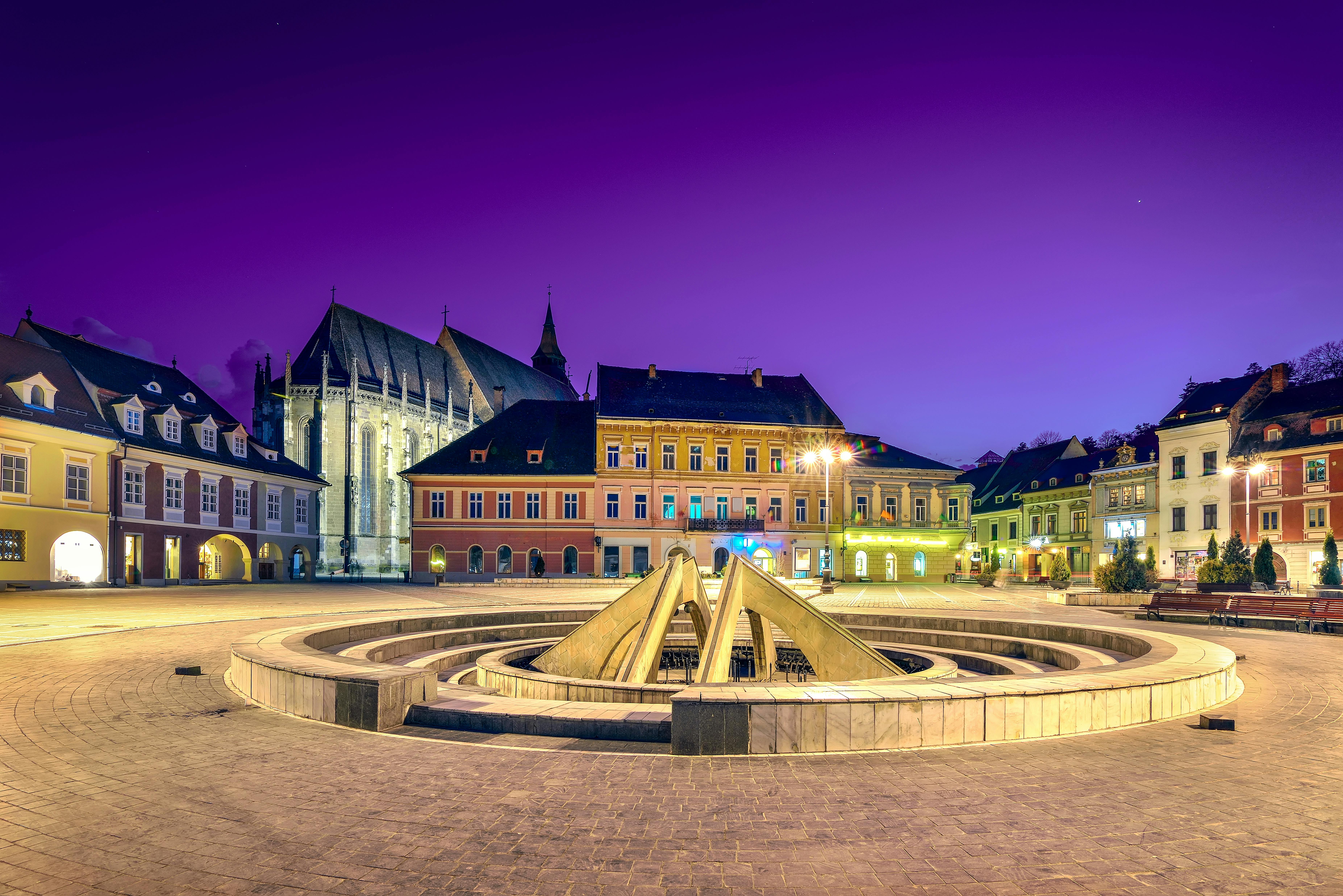 Brașov: Tour Guidato a Piedi di Notte — 2