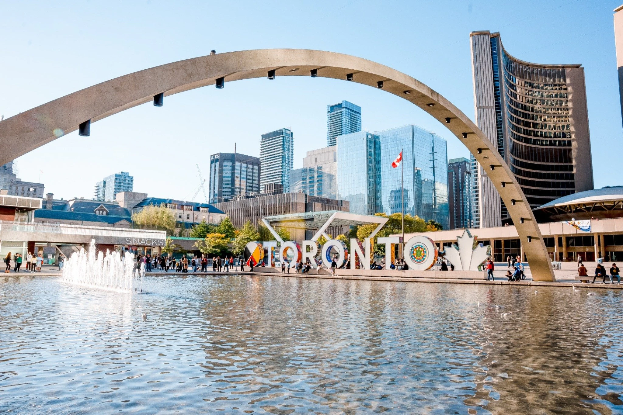 Toronto: Guided Bus Tour