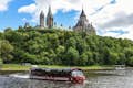 Anfibio sul fiume Ottawa, sullo sfondo si vede il Parlamento.