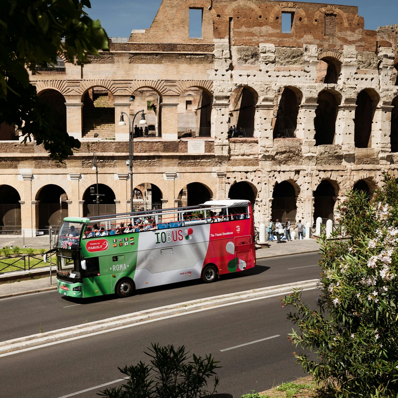 IOBUS Roma: Tour panorámico en bus turístico descubierto - Alojamientos en Roma
