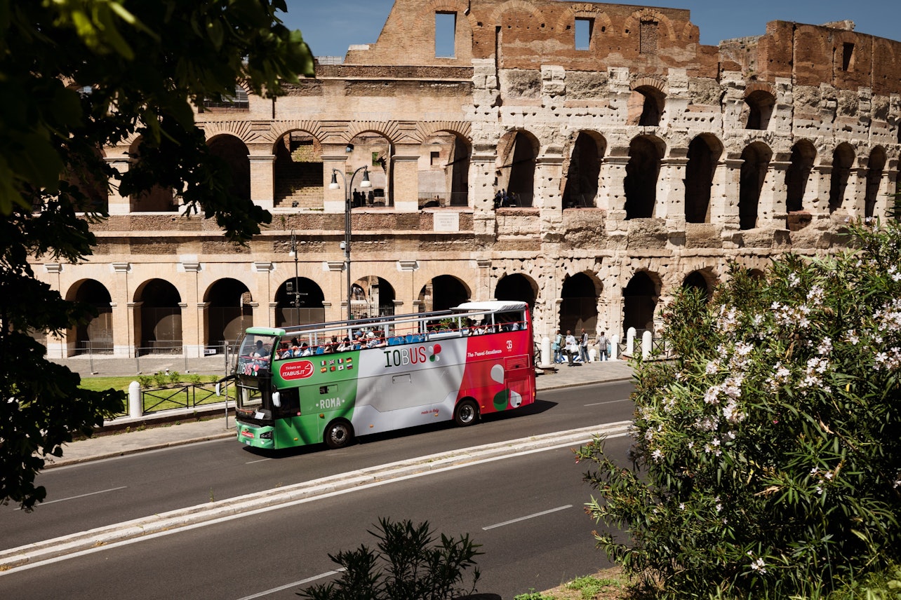 IOBUS Roma - Tour Panoramico in Autobus Hop-on Hop-off Scoperto - Alloggi in Roma