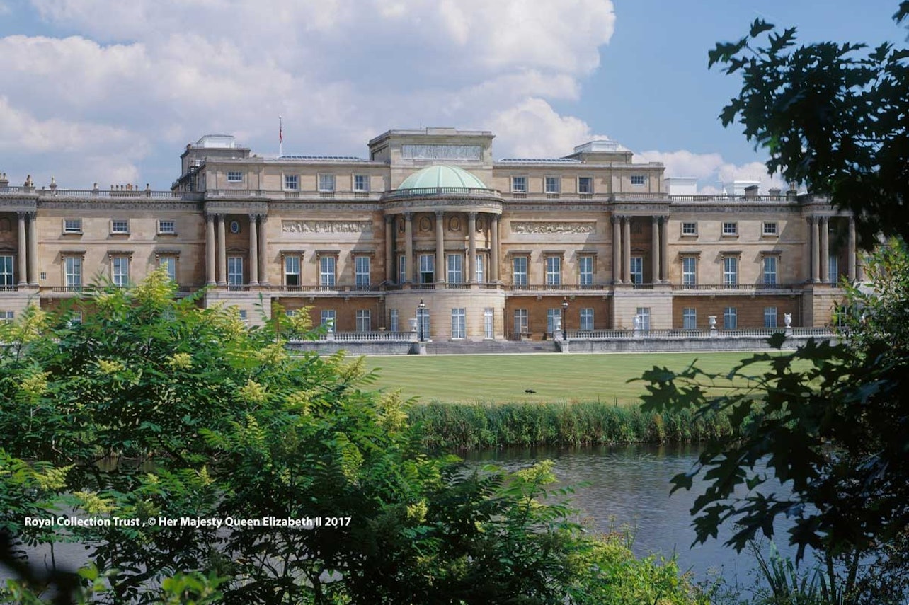 Visita Interior del Palacio de Buckingham y Cambio de Guardia: Tiempo limitado - Alojamientos en Londres