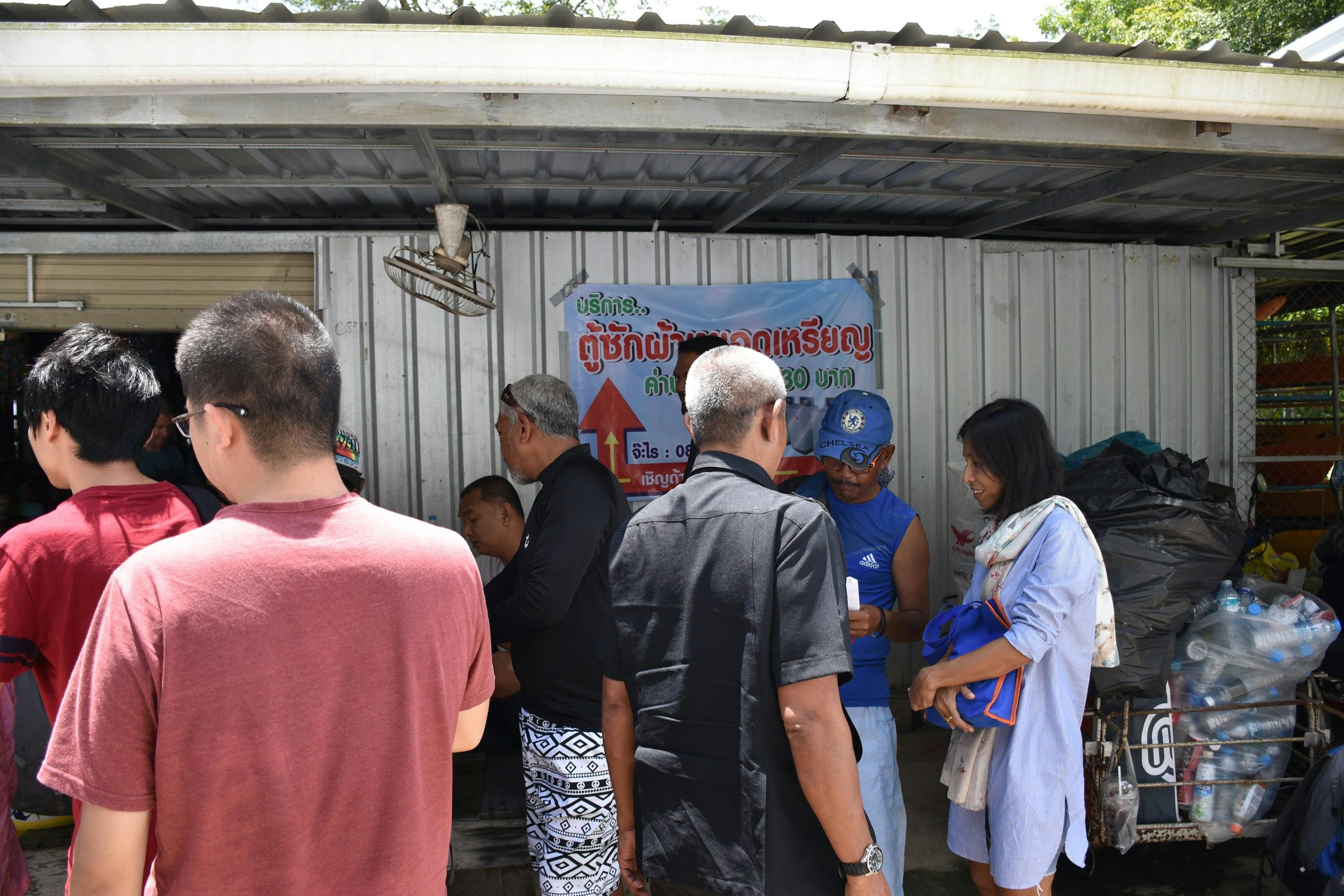 Meet the boat crew at Ao Por Pier