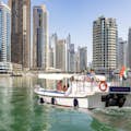 Recorridos Abra en el puerto deportivo de Dubai.