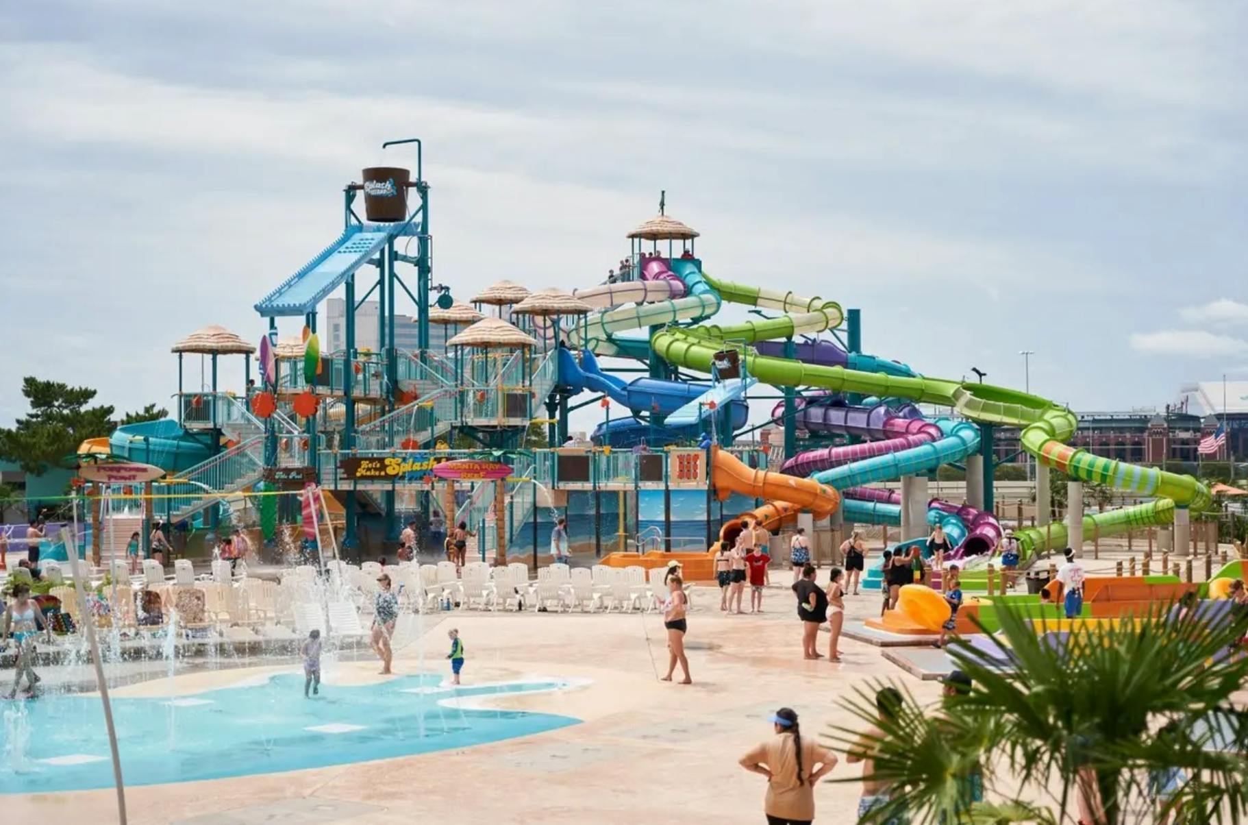 Hurricane Harbor Arlington: One Day Ticket - Photo 9